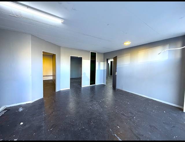 95M² OFFICE TO LET IN POINT WATERFRONT